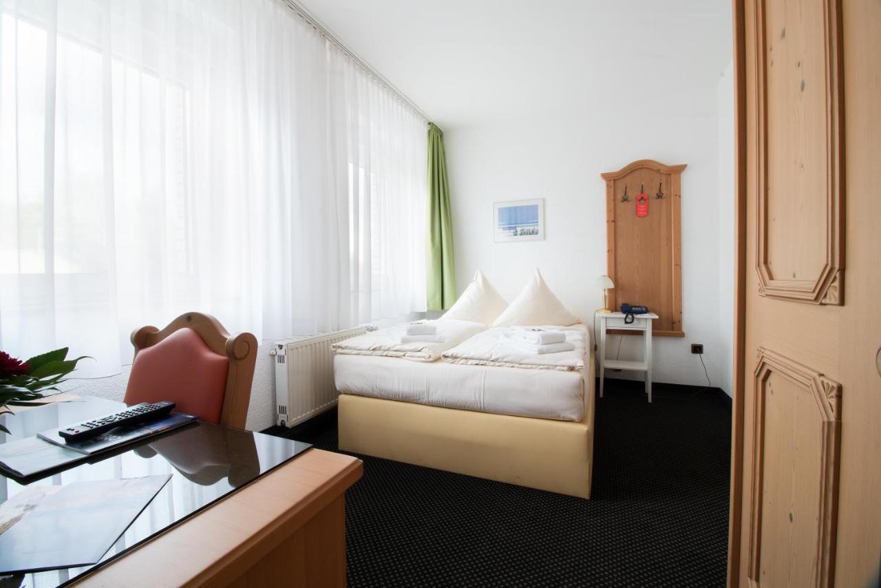 Hotel Zum Eisenhammer Oberhausen  Exterior foto
